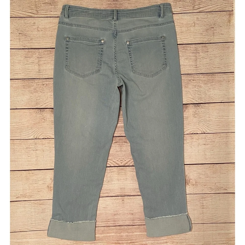 J. Jill Light Wash Authentic Fit Cuffed Cropped Jeans - Picture 7 of 11